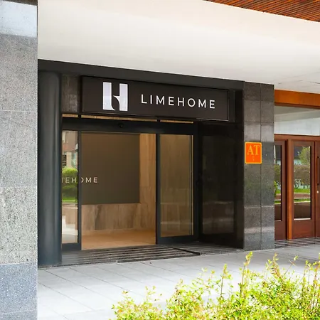 Aparthotel Limehome Julio Urquijo 3*